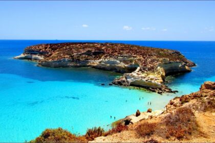 Lampedusa e le sorelle, i «Tropici d'Europa»