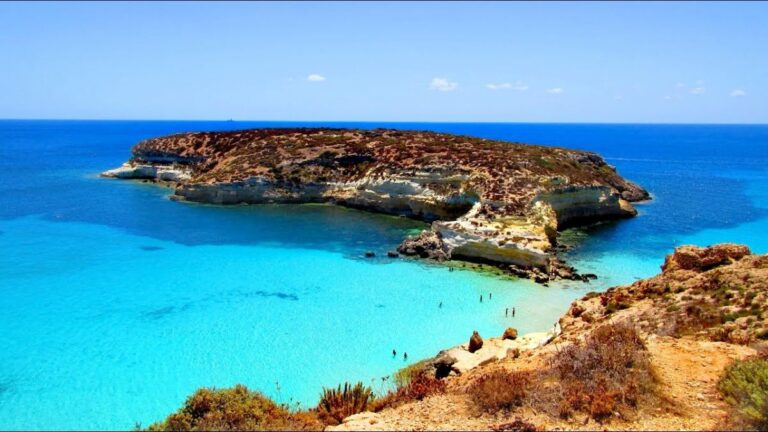 Lampedusa e le sorelle, i «Tropici d'Europa»