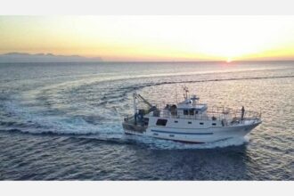 Terrasini, il mare restituisce un palangaro e un'ancora della Nuova Iside