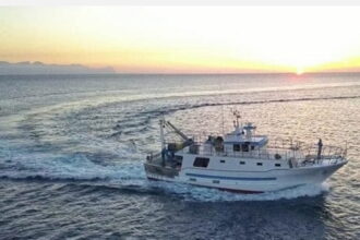 Svolta nelle indagini della Nuova Iside, sequestrata la nave Vulcanello