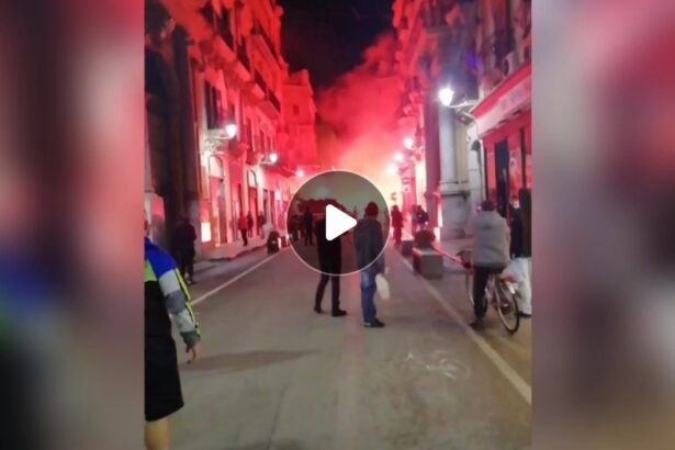 Scontri e violenza a Palermo, cariche della Polizia contro alcuni violenti (VIDEO) Scontri e violenza a Palermo, cariche della Polizia contro alcuni violenti (VIDEO)