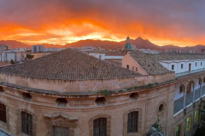 Rosso di sera, il cielo dà spettacolo nel Palermitano (FOTO)