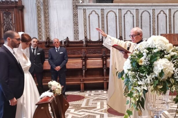 Matrimoni senza festa in attesa del via libera, a Monreale le prime nozze Matrimoni senza festa in attesa del via libera, a Monreale le prime nozze