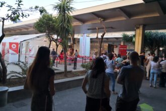 Via ai matrimoni con green pass, a Palermo folla e proteste agli hub tamponi gratis