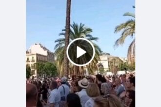 A Palermo esplode la rabbia, la folla urla "No al green pass" (VIDEO)