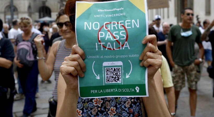 Spuntano nel Palermitano le prime attività "disobbedienti" al Green Pass, "Entrano tutti"
