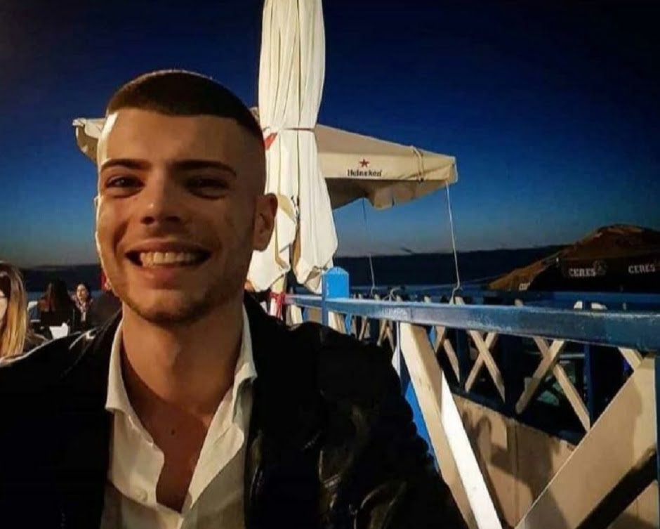 Muore annegato nel mare mosso, Torretta piange Luca Carollo, tre giovani salvati