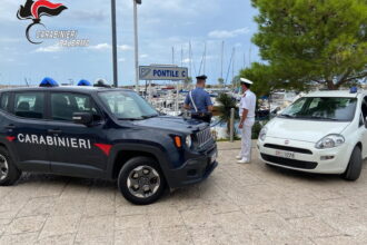 Investono sub col gommone a Cefalù e fuggono, due turisti denunciati