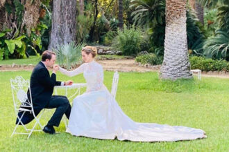Don Jaime e Lady Charlotte sposi a Monreale immersi nella bellezza di Villa Tasca, le foto