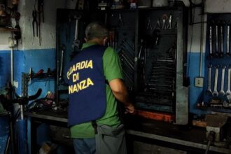 Scoperto a Palermo meccanico abusivo e furbetto del reddito di cittadinanza