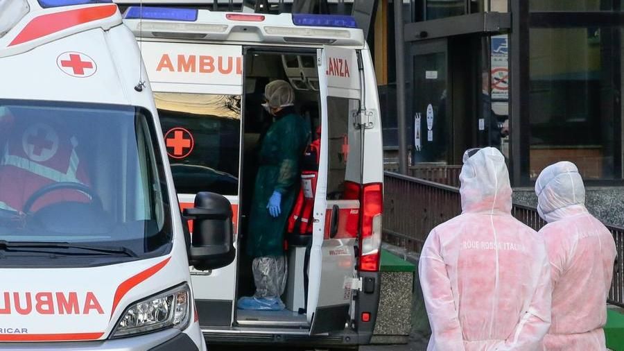 Curva in salita in Sicilia ma ricoveri stabili, in Rianimazione l'87% è novax