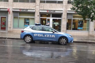 Allarme bomba a Palermo, artificieri alla Unicredit di Via Roma