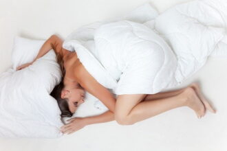 Autunno, sonno non ti conosco: i consigli per dormire meglio