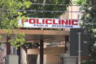 Sale sul tetto del Policlinico e si toglie la vita, muore 23enne