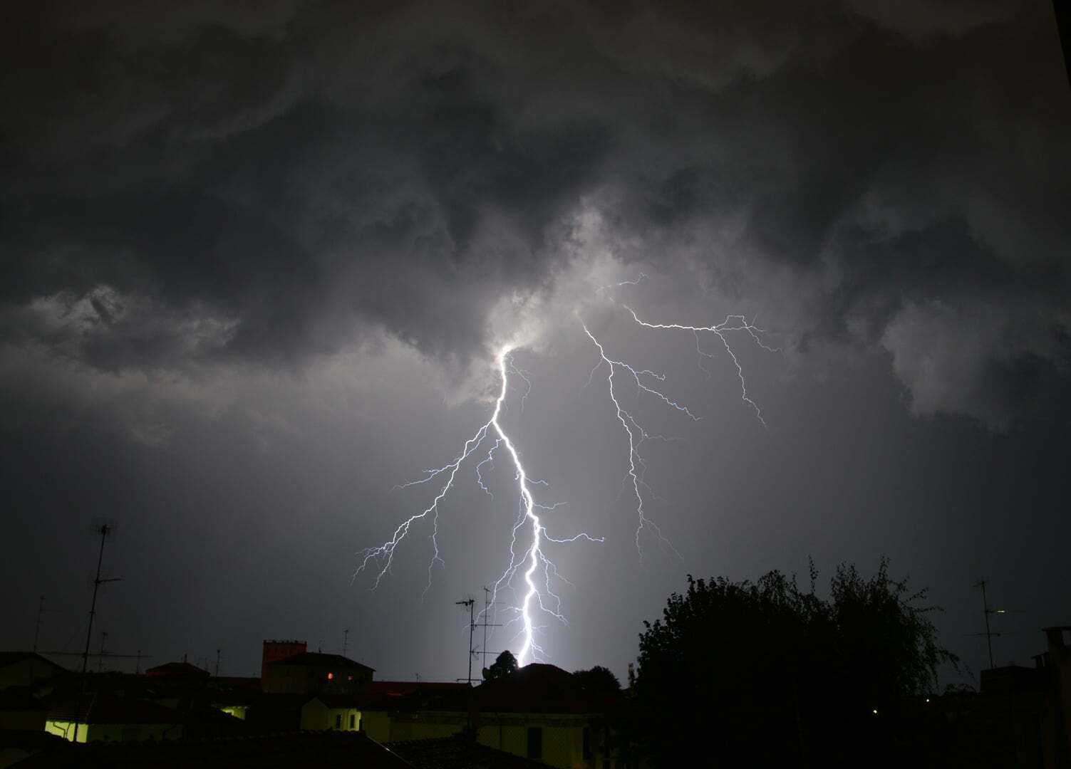 Allerta meteo gialla in Sicilia, temporali nel Palermitano