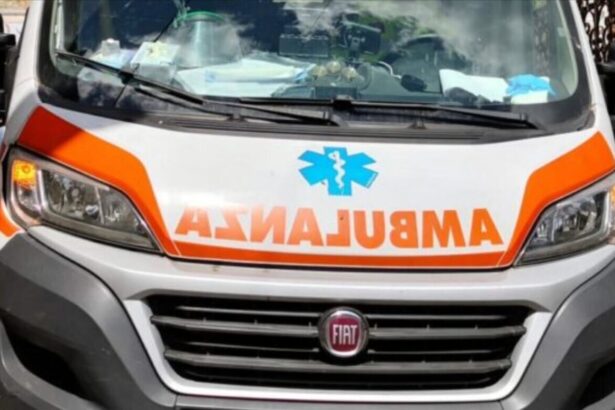 Malore alla guida, scontro frontale ad Aspra: muore un 40enne di Casteldaccia Si spara alle tempie, uomo gravissimo al Civico di Palermo