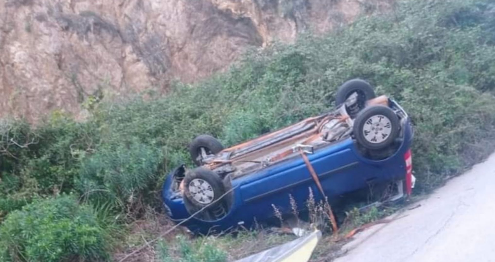 Incidente stradale ad Altofonte, giovane si ribalta con l'auto