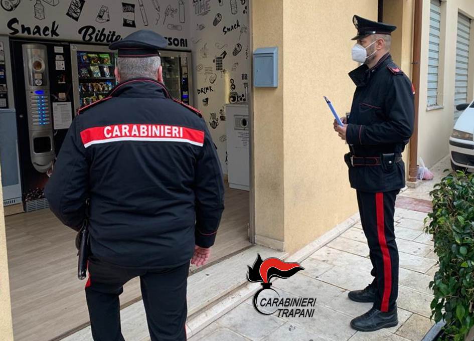 Saccheggiano i distributori, denunciati in tre a Castellammare