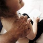 La prima sezione penale della Corte d'Appello di Palermo ha inflitto una condanna a 18 anni e 4 mesi di reclusione a un uomo di 38 anni, ritenuto responsabile di aver abusato sessualmente della propria figlia a partire dai 9 anni di età. Il collegio giudicante era presieduto da Vincenzo Terranova. La pena è risultata sensibilmente inferiore rispetto alla richiesta avanzata dal pubblico ministero di Termini Imerese, Raffaele Cammarano, che aveva invocato una condanna a 28 anni.