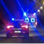 Una giovane di 22 anni è stata raggiunta da un colpo di pistola alla testa durante una violenta rissa scoppiata nella notte nel centro di Palermo. La ragazza è stata soccorsa e trasferita d'urgenza all'ospedale Villa Sofia, dove è stata medicata. Il proiettile l'ha colpita di striscio.