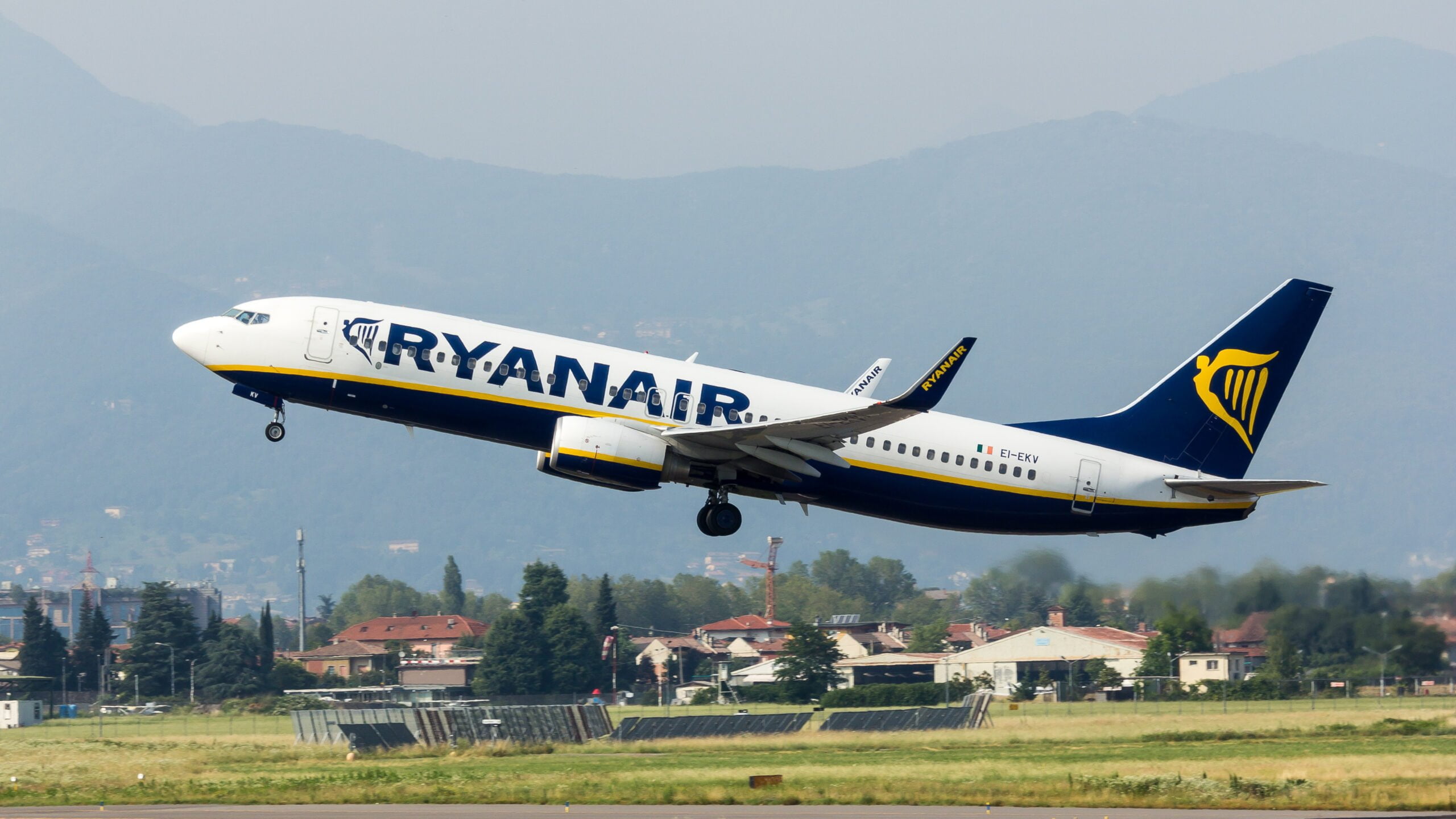 Odissea sul volo per Palermo: Boeing torna a Roma dopo 3 tentativi di atterraggio