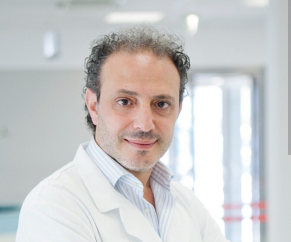 PALERMO - Il dottor Khalil Fattouch, noto cardiochirurgo palermitano, è stato recentemente confermato tra i membri del prestigioso board del Mitral Conclave, un congresso internazionale dedicato alla chirurgia della valvola mitrale del cuore. Il convegno, promosso dall'Associazione Americana di Chirurgia Toracica (AATS), si è tenuto a New York il 4 e 5 maggio 2023.