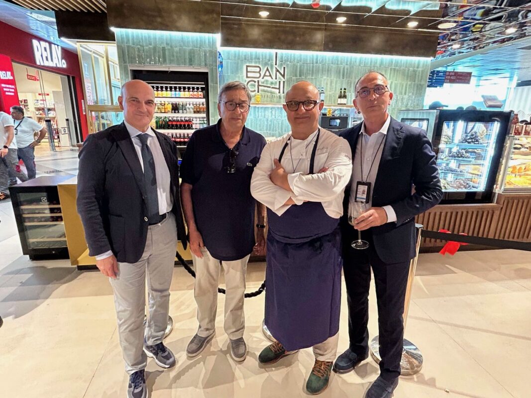 Palermo - Una nuova eccellenza gastronomica sbarca all'aeroporto internazionale Falcone Borsellino di Palermo. Si tratta de "I Banchi", il nuovo ristorante dello chef stellato Ciccio Sultano, che Autogrill ha inaugurato ieri nell'area airside dello scalo palermitano.