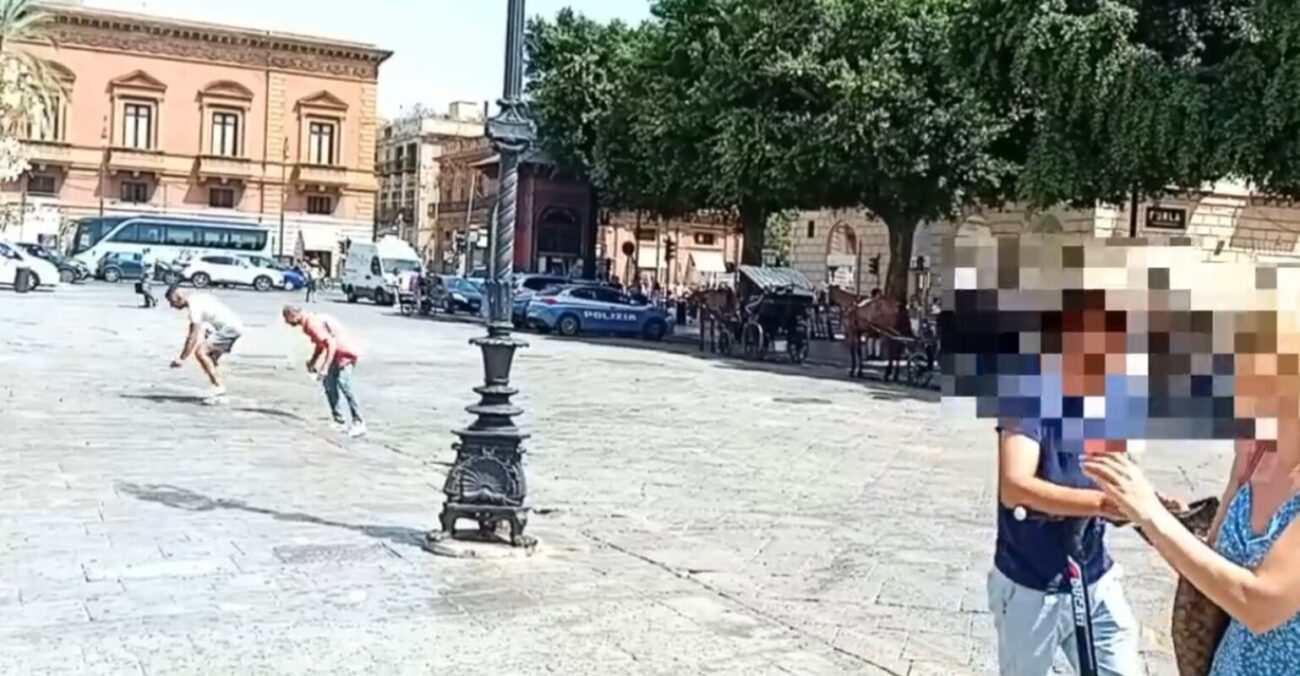 Chi è l'uomo che ha buttato soldi a Palermo? Folle o videomaker per TikTok? Scene quasi surreali quelle a cui hanno assistito increduli i passanti in piazza Verdi a Palermo. Un uomo sulla quarantina, vestito in tenuta estiva, si aggirava tranquillamente per il centro città, quando all'improvviso ha iniziato a spargere banconote da 50 euro come se piovesse. In pochi minuti ha distribuito oltre 2000 euro ai fortunati presenti che si sono fiondati letteralmente a raccattare i soldi.