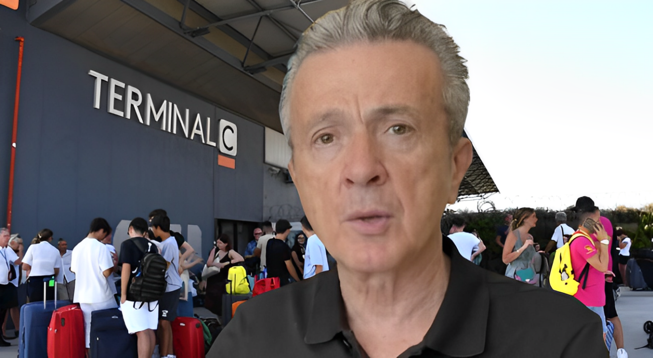 Disavventura in volo per Pupo, poi lo sfogo: "Benvenuti in Sicilia" Catania - Disavventura in aeroporto per Pupo subito dopo l'atterraggio a Catania. Il cantante toscano era sull'isola per un concerto ad Augusta ma una volta atterrato è rimasto bloccato a lungo sull'aereo senza poter scendere.