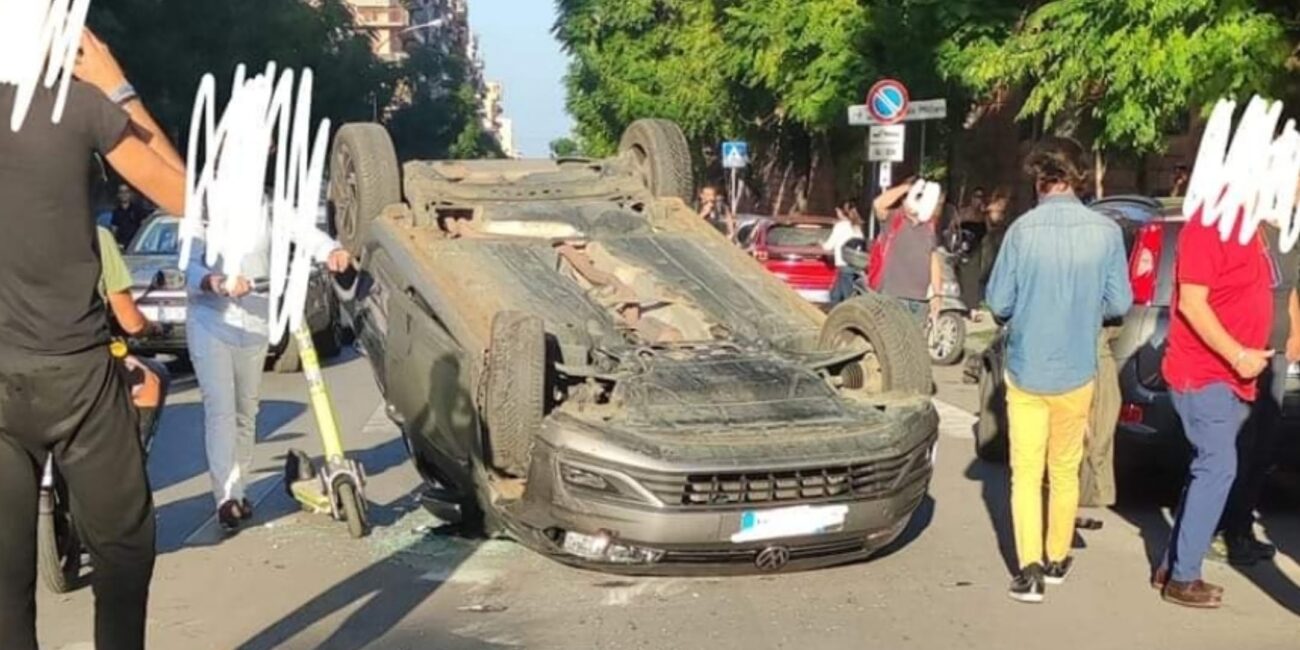 Sulla trafficata arteria di corso Calatafimi a Palermo, all'altezza dell'ospedale militare poco prima dell'incrocio con viale Regione Siciliana, si è verificato nel pomeriggio di oggi un incidente stradale che ha visto coinvolta un'auto che si è ribaltata.