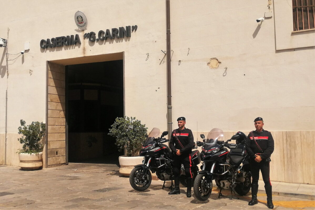 I Carabinieri del Nucleo Investigativo di Palermo hanno eseguito un provvedimento di confisca di beni del valore di 300mila euro nei confronti di Giovan Battista Calabria, 54enne palermitano arrestato nel 2019 per essersi introdotto in Tribunale spacciandosi per un finanziere.