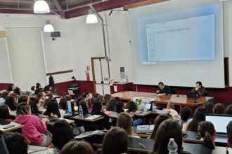 Palermo - Si è tenuto presso l'Università degli Studi di Palermo un incontro organizzato dal prof. Fabio Venturella, docente di Tossicologia e Farmacologia, per discutere con gli studenti della facoltà di Farmacia del fenomeno sempre più preoccupante dell'uso di sostanze stupefacenti tra i giovani palermitani.