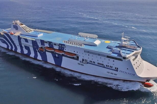 Intorno all'una di notte, a bordo della nave Gnv Excelsior diretta da Palermo a Genova con 493 passeggeri e 89 membri dell'equipaggio, si è sviluppato un principio di incendio prontamente domato dal personale di bordo. Per permettere le operazioni di spegnimento, la nave ha dovuto arrestare i motori.