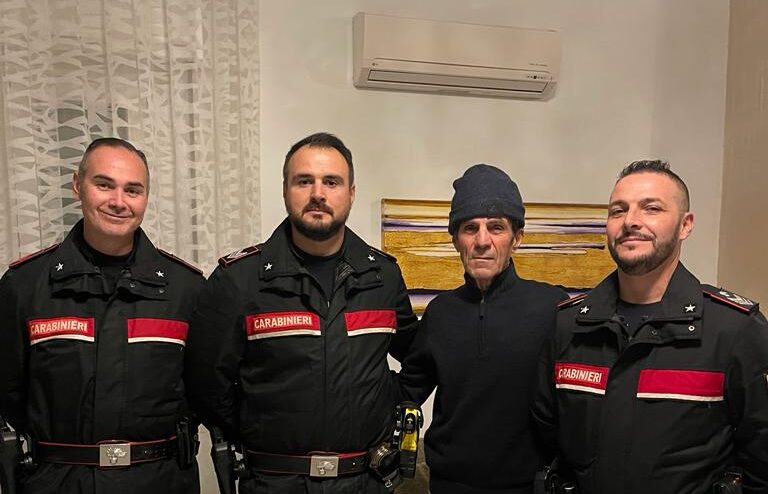 Lo scorso 24 novembre i Carabinieri della Sezione Radiomobile della Compagnia di Trapani hanno soccorso un 73enne colpito da un malore mentre passeggiava per le vie del centro, salvandogli la vita.