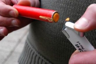 Il sindaco di Palermo, Roberto Lagalla, ha firmato un'ordinanza che vieta l'utilizzo di fuochi d'artificio, mortaretti, bombette e simili su tutto il territorio comunale. Il provvedimento entrerà in vigore da domani, venerdì 30 dicembre, e resterà valido fino al 6 gennaio 2024.