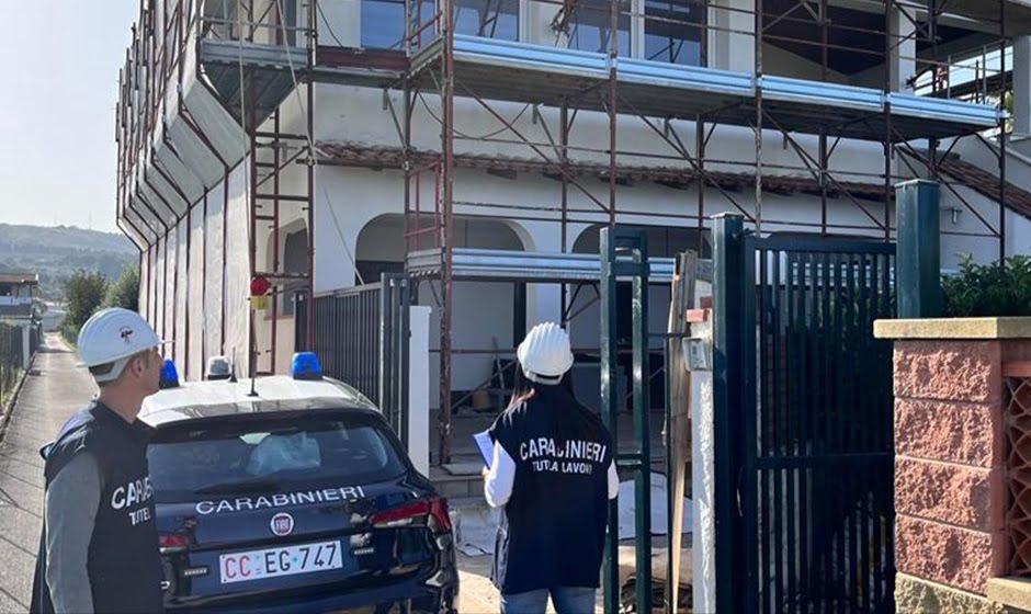 Palermo - Gravi irregolarità sul fronte della sicurezza sono state riscontrate dai carabinieri del nucleo ispettorato del lavoro in numerosi cantieri edili attivi nel palermitano. Ispezionate 18 imprese, soprattutto nel settore edile ma anche in quello agricolo e produttivo, ben 11 sono state sospese per mancato rispetto delle norme a tutela della salute dei lavoratori.