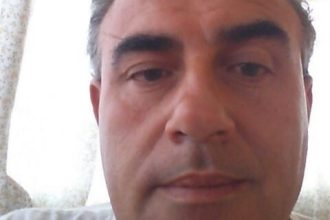 Non ce l'ha fatta Salvatore "Totò" Tesauro, il 55enne gravemente ustionato la notte tra il 19 e il 20 dicembre nella sua abitazione di Portella di Mare, frazione di Misilmeri (Palermo). L'uomo, conosciuto da tutti come il "re del panino bomba", era ricoverato in condizioni disperate al Civico di Palermo, con ustioni sul 90% del corpo. Le sue condizioni si sono aggravate nelle ultime ore e Totò è morto nella mattinata di giovedì 22 dicembre.