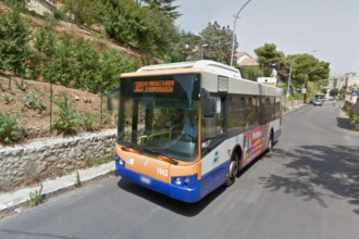 Un episodio di violenza si è verificato nella notte tra sabato e domenica ai danni di un autista dell'Amat, l'azienda che gestisce il trasporto pubblico a Palermo. L'uomo, un dipendente cinquantenne, è stato aggredito intorno all'1:30 mentre si trovava al capolinea di Piazza Indipendenza, nei pressi della stazione centrale.