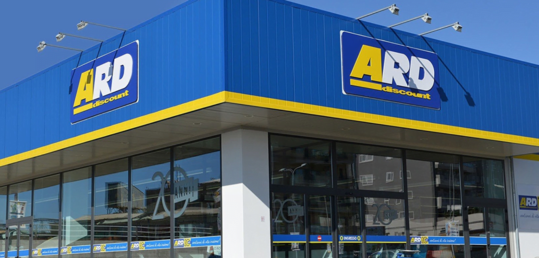 Panico e terrore ieri pomeriggio presso il supermercato Ard Discount di via Beato Angelico, nel quartiere palermitano dell'Uditore, dove un uomo armato di cacciavite ha messo a segno una rapina seminando il panico tra i dipendenti e clienti presenti in quel momento.