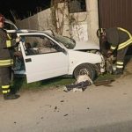 La festa e l'auto contro il pilastro: morti due giovani