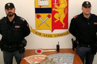 Blitz antidroga allo Sperone: arrestato 21enne con quasi 200 grammi di hashish e marijuana