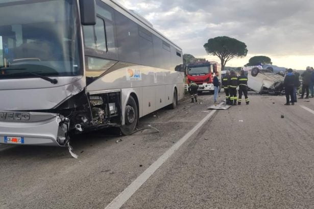 Drammatico incidente auto-pullman a Corleone: un ferito grave Nell'incidente è rimasto gravemente ferito F.B., 49 anni, agricoltore residente nella zona