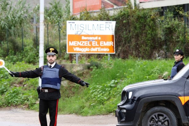 I Carabinieri della Compagnia di Misilmeri hanno denunciato in stato di libertà due uomini, uno dei quali già noto alle forze dell’ordine, per combustione illecita di rifiuti.