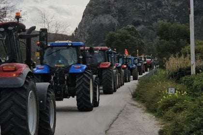 Protesta degli agricoltori siciliani: nuovo corteo di trattori sulla Palermo-Sciacca