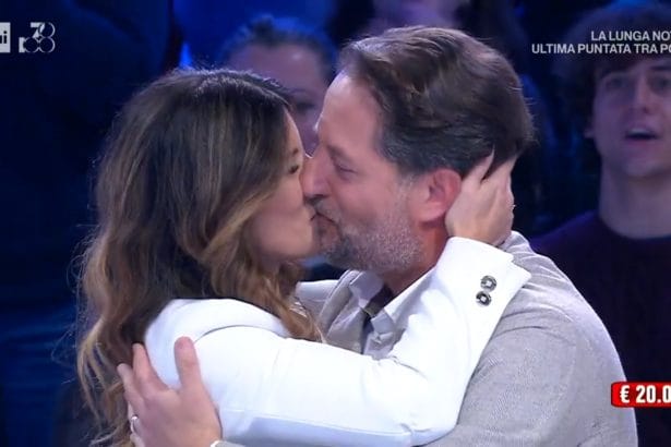 I siciliani Francesco e Loredana ad Affari Tuoi vincono 20 mila euro Al gioco dei pacchi, Affari tuoi, i due siciliani non sono fortunati e vanno a casa con 20 mila euro