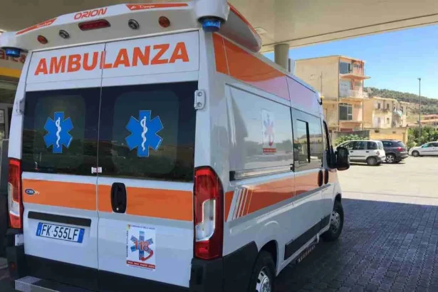 Due incidenti stradali hanno paralizzato il traffico a Palermo nella mattinata di oggi, trasformando alcune delle arterie più frequentate della città in un groviglio di code e rallentamenti. I disagi hanno interessato due zone distinte: viale Regione Siciliana e via Sampolo, con conseguenze diverse sul piano della viabilità e della sicurezza.