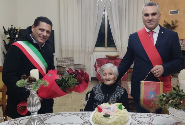 foto x comunicato nonnina 102 anni 1