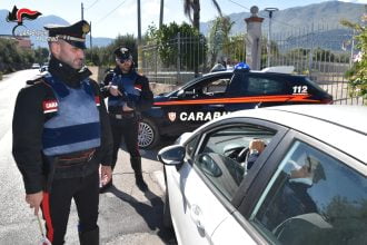 A Capaci i carabinieri hanno sorpreso due persone con degli attrezzi da scasso, nei pressi di un’abitazione