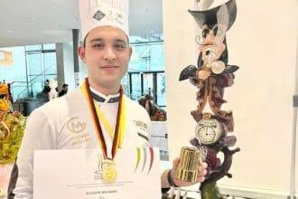 Lo chef siciliano Giuseppe Molinaro conquista un importante premio alle Ika Culinary Olympics di Stoccarda. Molinaro, di Bagheria, ha raggiunto l'ambito premio della medaglia d'oro olimpica alle prestigiose olimpiadi culinarie IKA, che si sono svolte dal 2 al 7 febbraio 2024, a Stoccarda e dove chef e federazioni provenienti da tutto il mondo si sono riunite per aggiudicarsi il podio.