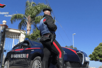 Durante la perquisizione della casa della famiglia del 17enne sono stati recuperati altri 3700 euro in banconote false